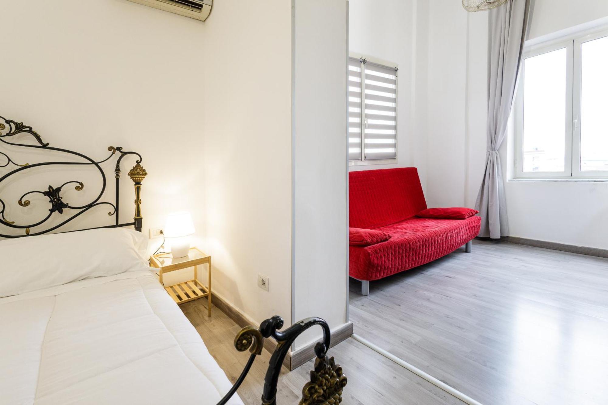 Civico13 Bed & Breakfast เนเปิลส์ ภายนอก รูปภาพ