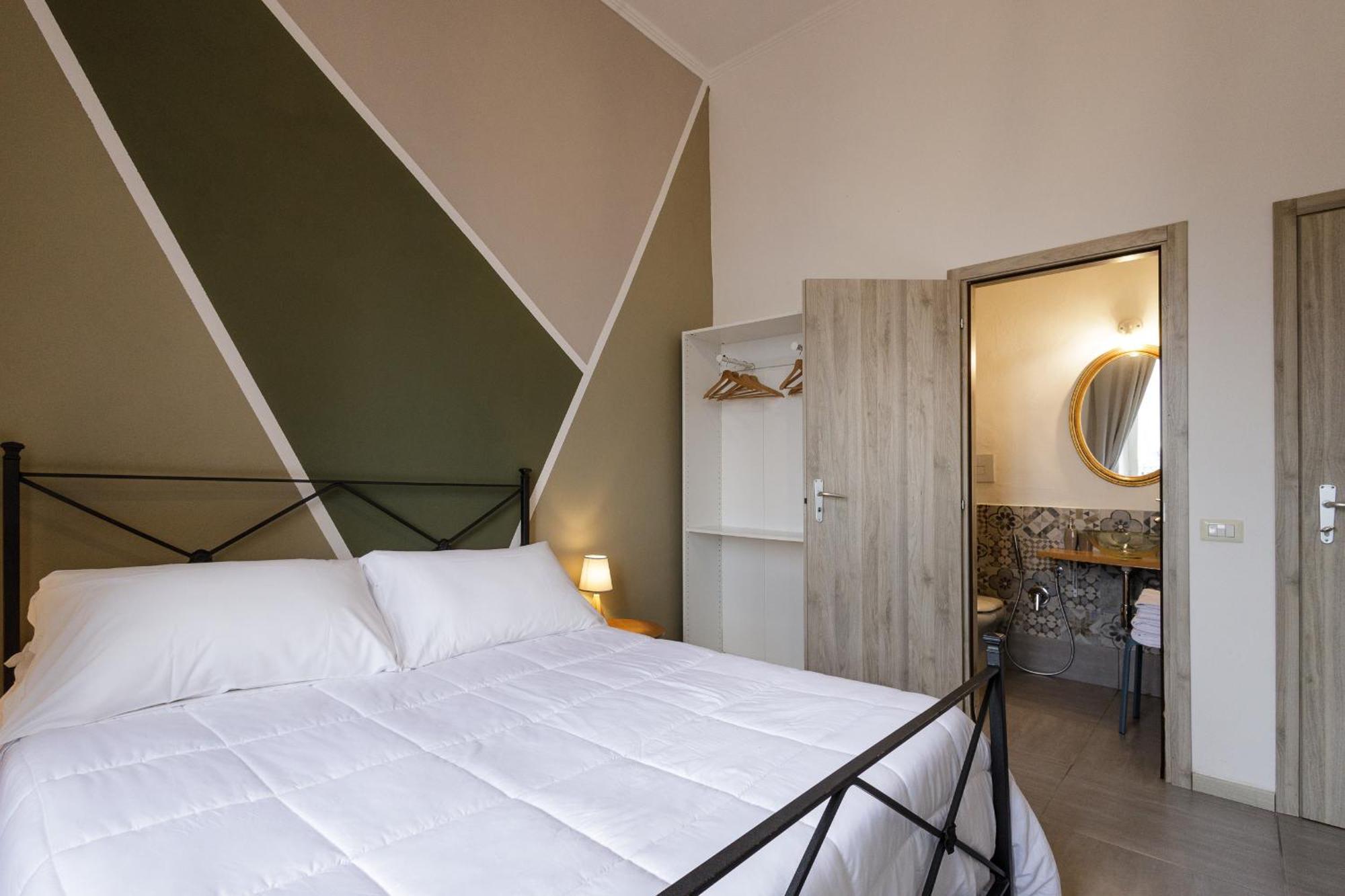 Civico13 Bed & Breakfast เนเปิลส์ ภายนอก รูปภาพ