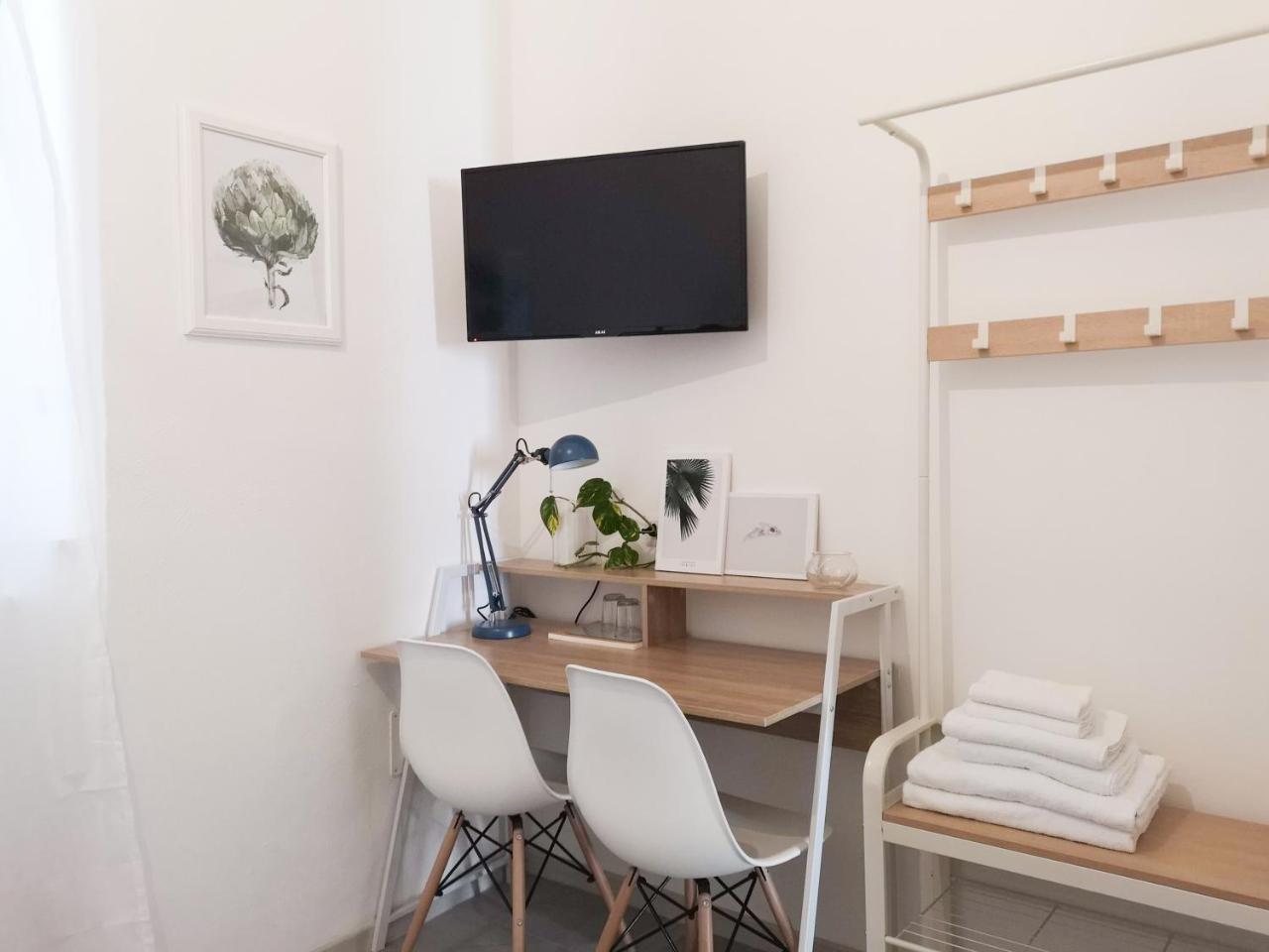 Civico13 Bed & Breakfast เนเปิลส์ ภายนอก รูปภาพ